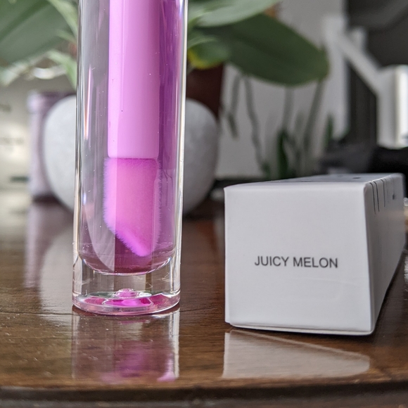 KAB Lip Oil in Juicy Melon - Picture 2 of 3